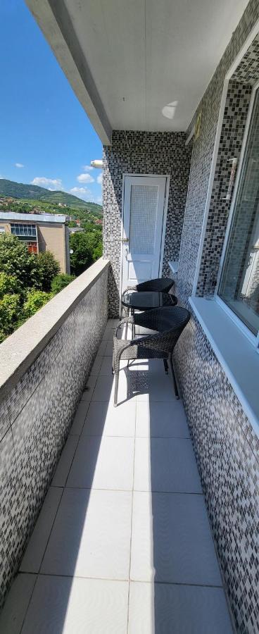 Apartament in regim hotelier Deva Exterior foto